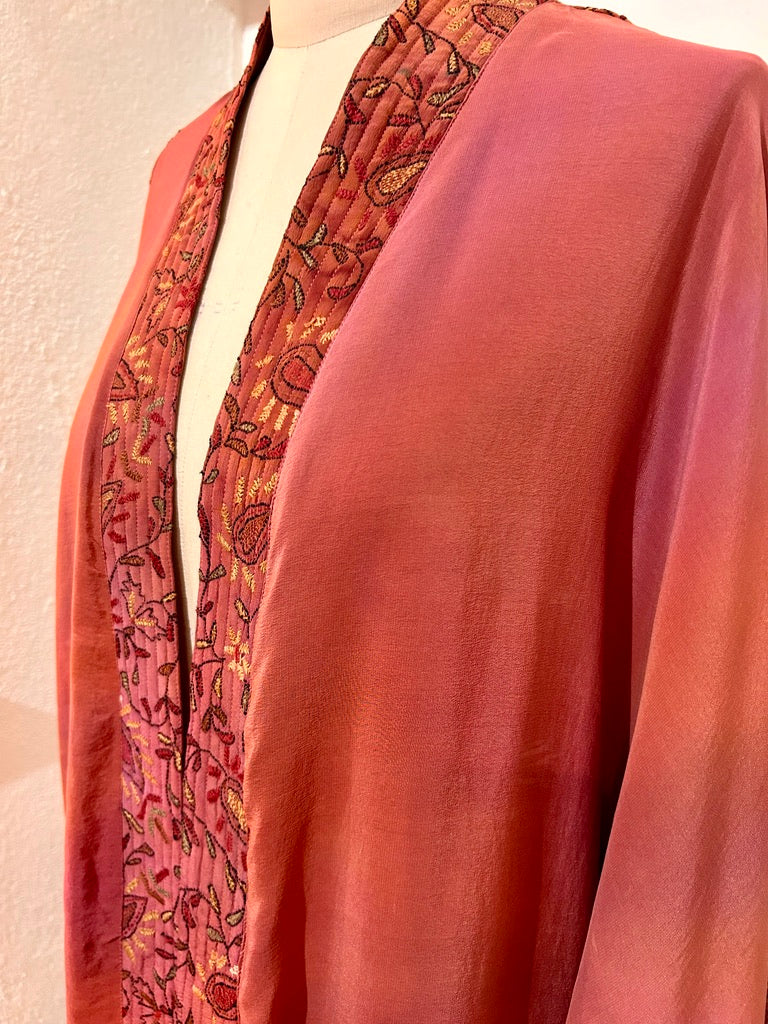 BINDI, KIMONO MI-LONG EN SOIE