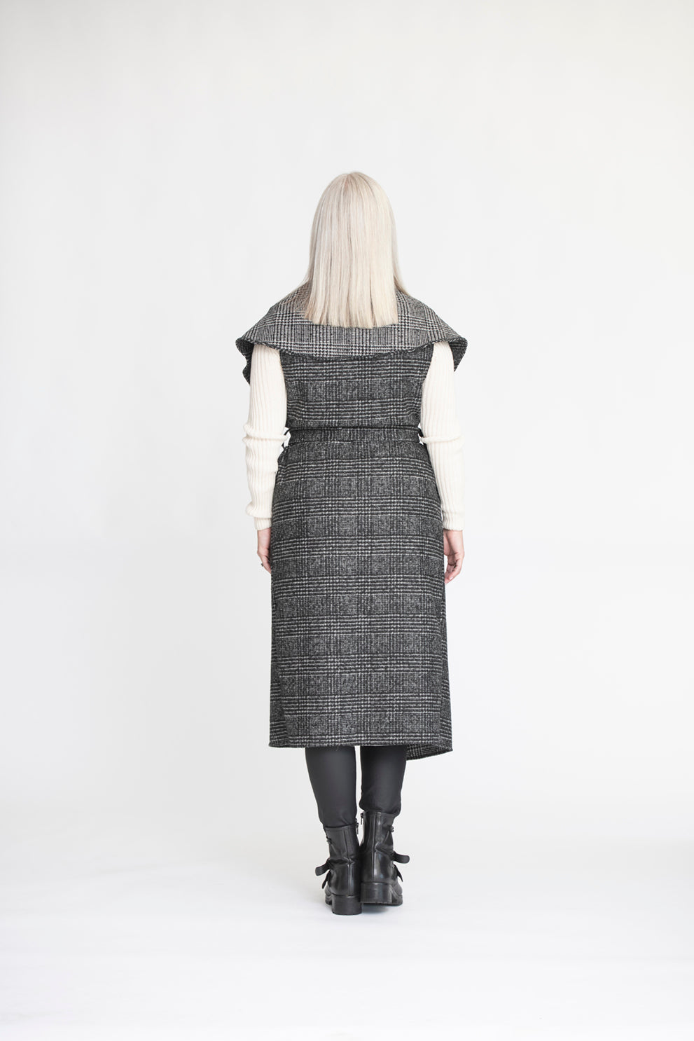 MODELE AMORE Manteau sans manches Prince de Galles ceinturé