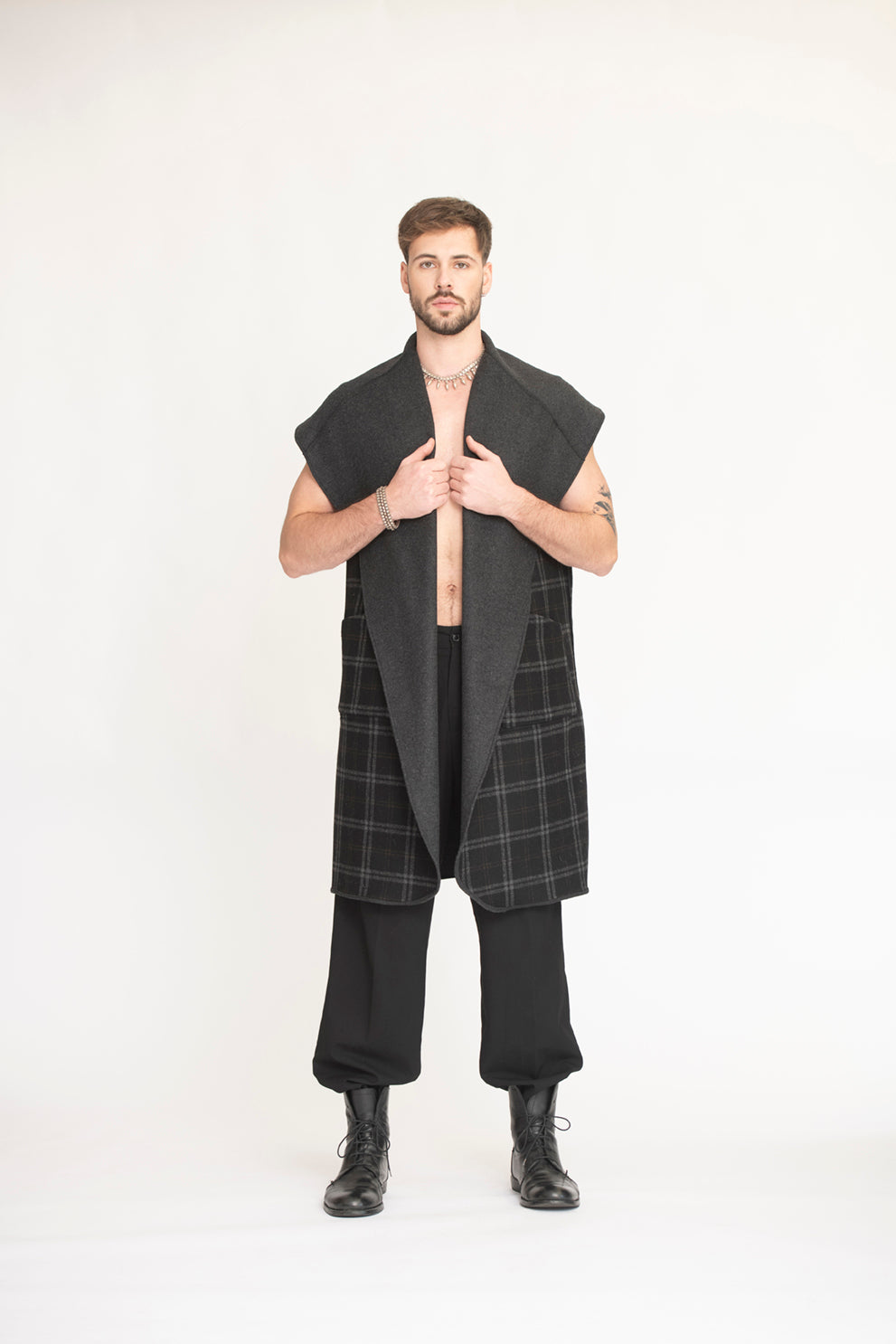 MODELE AMOR AMOR Manteau sans manches réversible lainage double face carreaux noir/gris