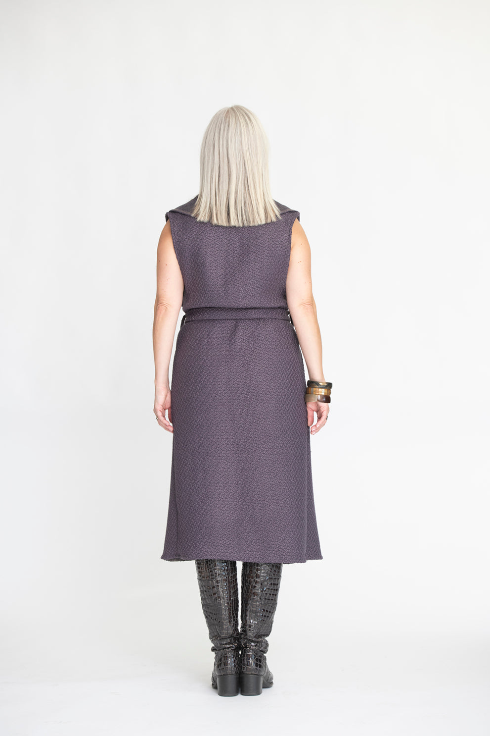 MODELE AMORE Manteau sans manches bouclette ceinturé