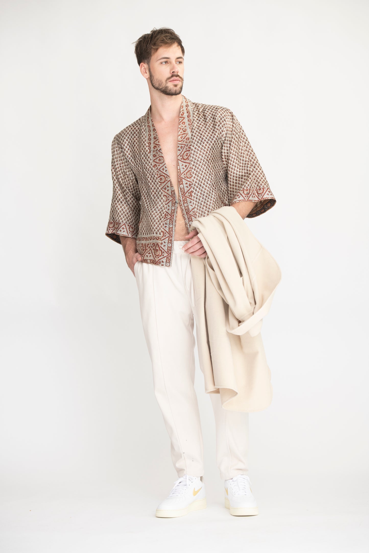 AVATARA Kimono court réversible en soie