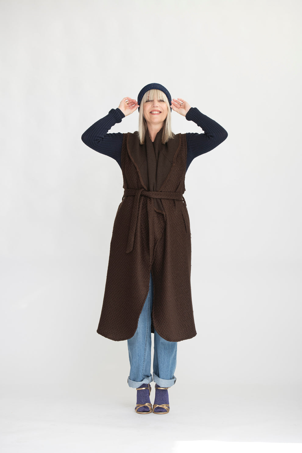 MODELE AMORE Manteau sans manches bouclette ceinturé