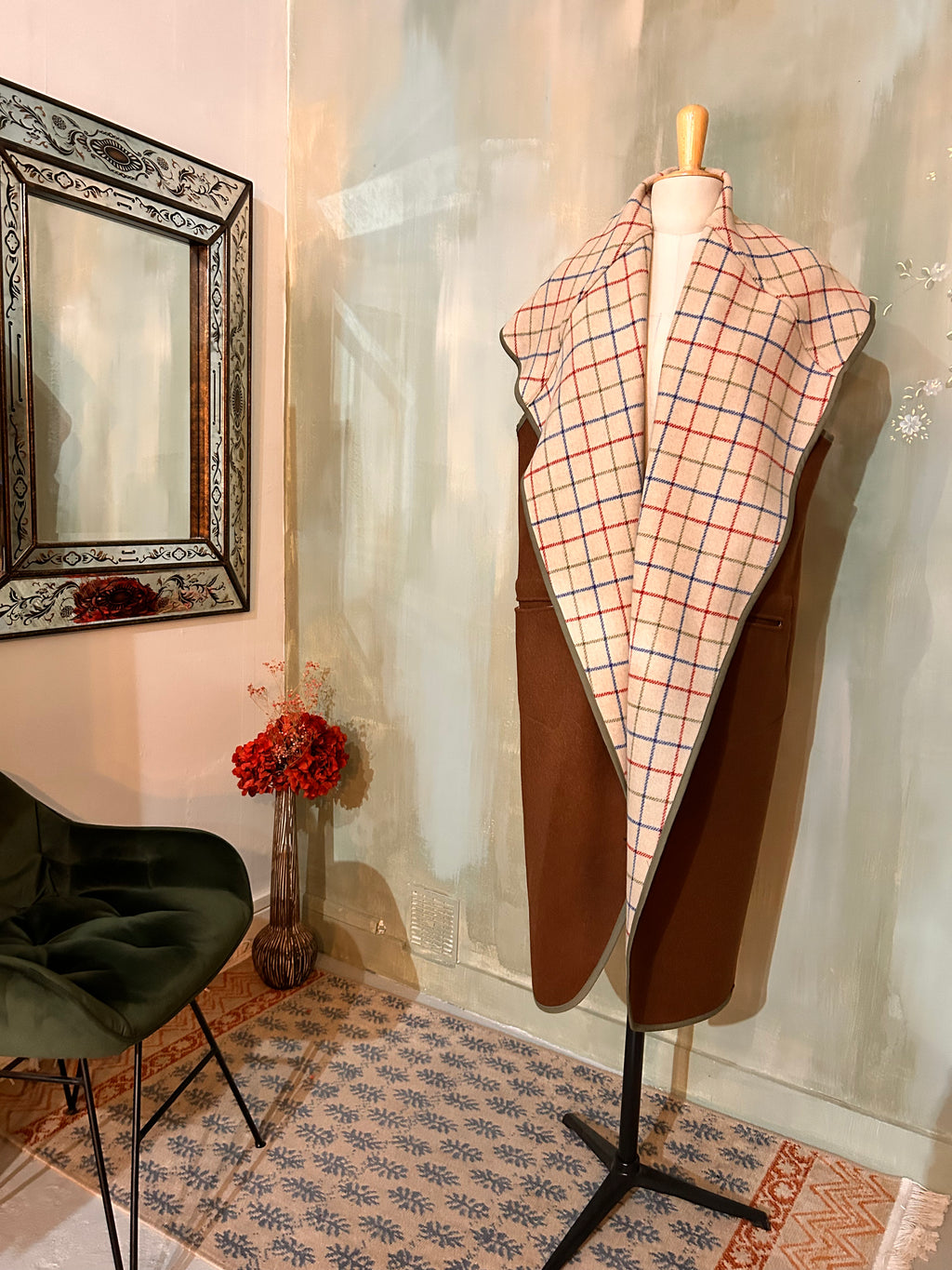 Manteau réversible sans manche en 100% pure laine vierge