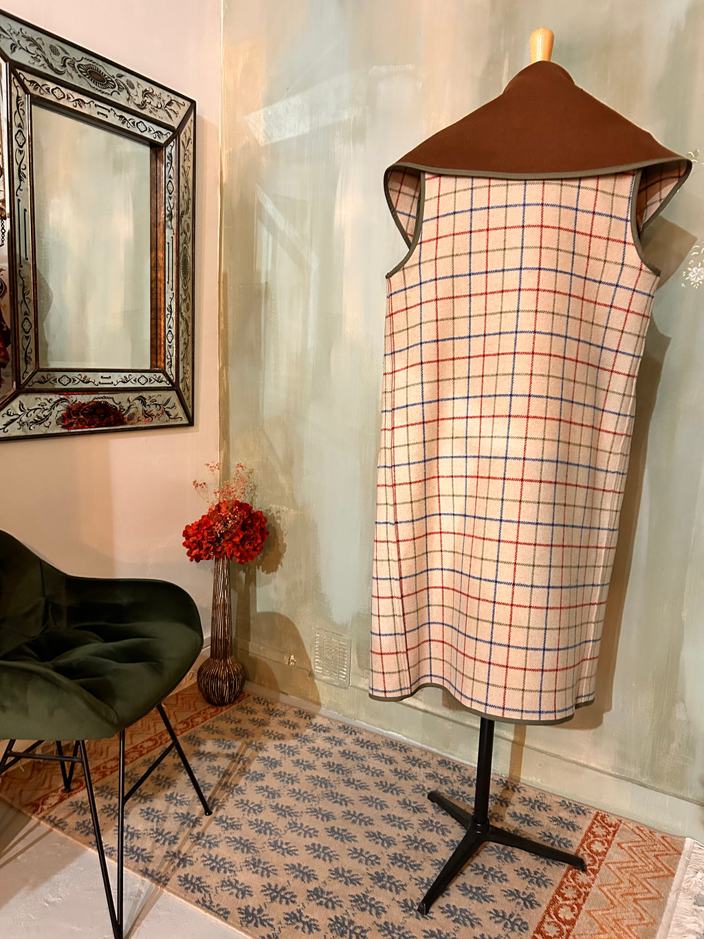 Manteau réversible sans manche en 100% pure laine vierge